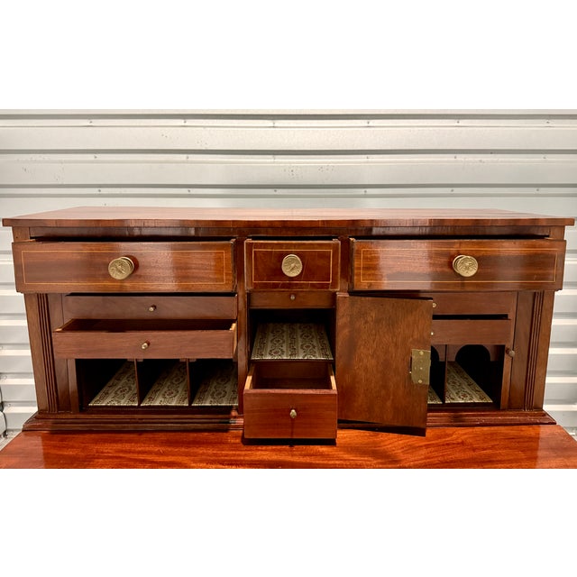 Early 19th Century American Federal Period Mahogany Secretary Chest With Eagle Inlay, New England For Sale In New York - Image 6 of 17