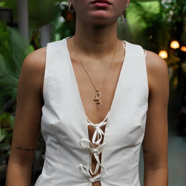 Emerald Eyed Mythology Snake Gold & Diamond Pendant Bold Chain Necklace For Sale - Image 4 of 10