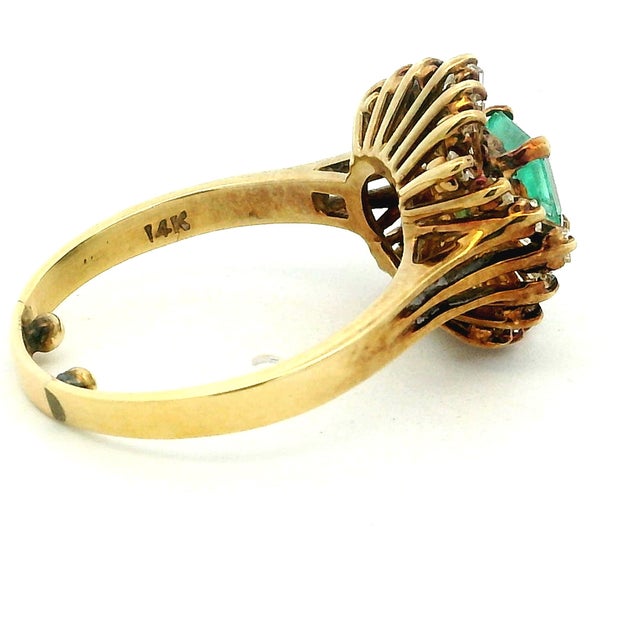 Vintage 14k Gold Emerald & Diamond Ballerina Ring, Circa 1980, Size 7 For Sale - Image 4 of 11