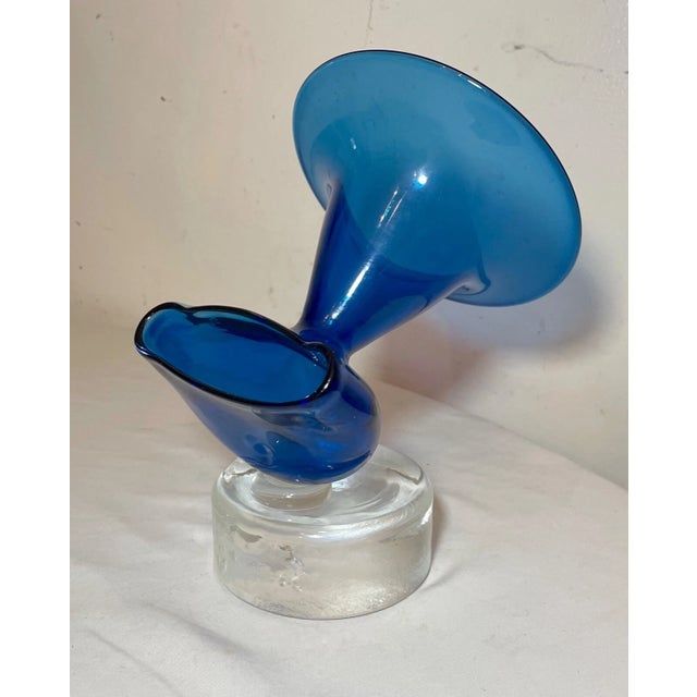 1960s Vintage 1969 Unique Hand Blown Gest Art Studio Blue Glass Sculpture Vase Trumpet For Sale - Image 5 of 14