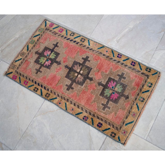 1970s HHand Knotted Small Turkish Rug Door Mat, Entryway Rug, Bath Mat, Kitchen Decor, - 18″ × 32″ For Sale - Image 10 of 13