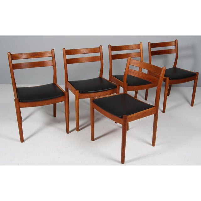 Wood Dining Chairs in Oak and Leather by Poul Volther for FDB, 1970s, Set of 5 For Sale - Image 7 of 8