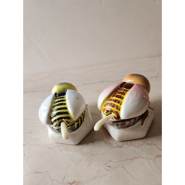 1950s Japanese Bumble Bee Honey Pots Hand Painted Condiment Jar Set For Sale In San Diego - Image 6 of 9