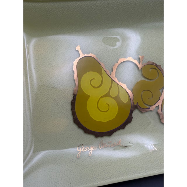 Vintage Georges Briard MCM Yellow Pear Fruit Curved Glass Tray With Wood Handles – Signed For Sale - Image 9 of 10