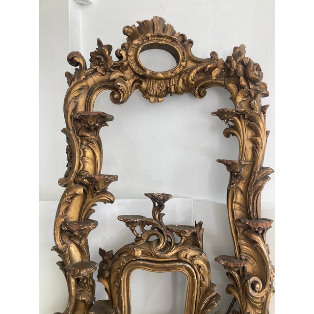Early 18th Century French Louis XV Gilt Carved Wood Wall Shelf With Porcelain Stands For Sale - Image 5 of 11