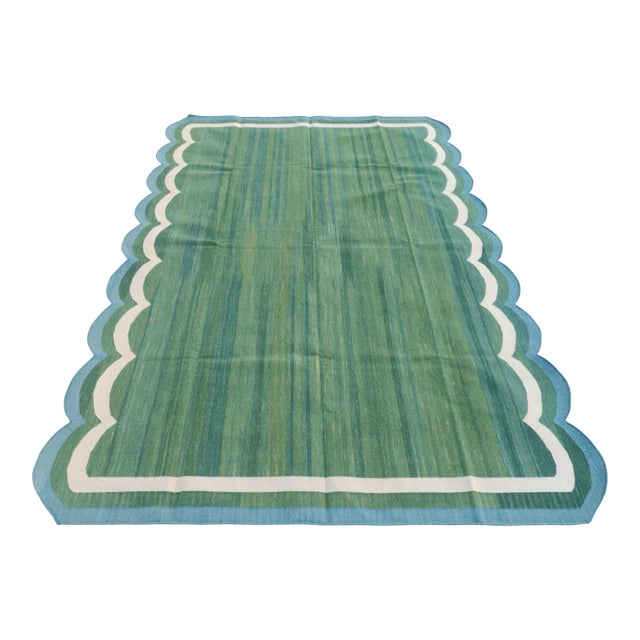 Handmade Cotton Vegetable Dyed Scalloped Edge Rug Forest Green With Cream and Teal Blue Border - 6x9 For Sale