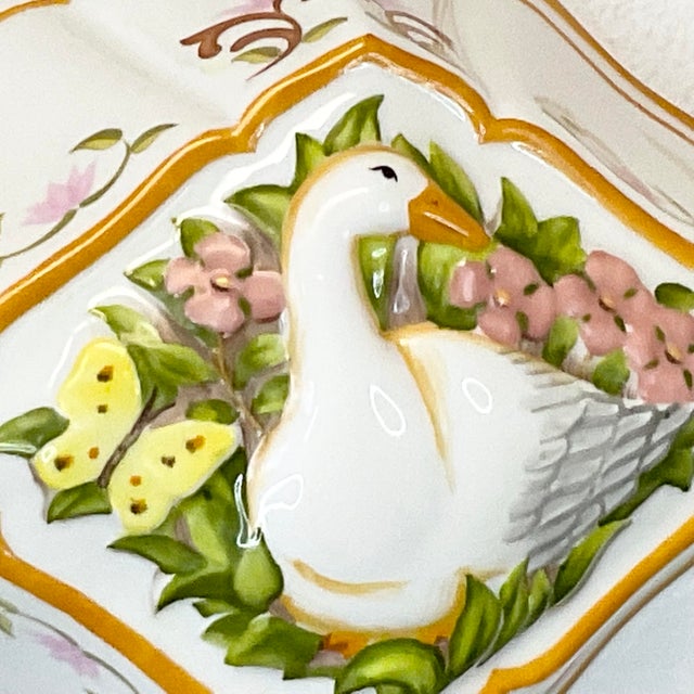 French Country 1986 Coastal French Le Cordon Blue Flora and Goose Porcelain Mold & Wall Decor. For Sale - Image 3 of 10