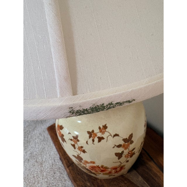 1950s Mid‑Century Modern Floral Ceramic Table Lamp With Soapstone Collar For Sale In Detroit - Image 6 of 7