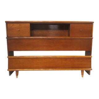American of Martinsville Styled Bed Headboard and Footboard For Sale