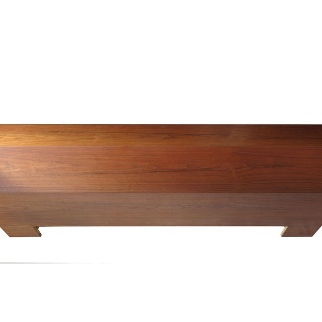 Mid-Century Modern Mid-Century King Headboard in American Walnut With Integrated Nightstands For Sale - Image 3 of 8
