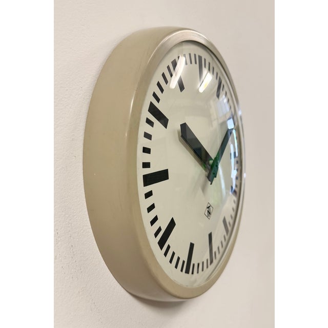 1960s Vintage Industrial Wall Clock from TN, 1960s For Sale - Image 5 of 16