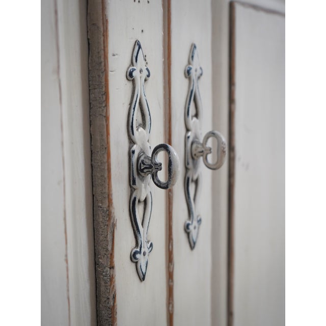 Habersham Country Style Linen Press Armoire For Sale In Philadelphia - Image 6 of 14