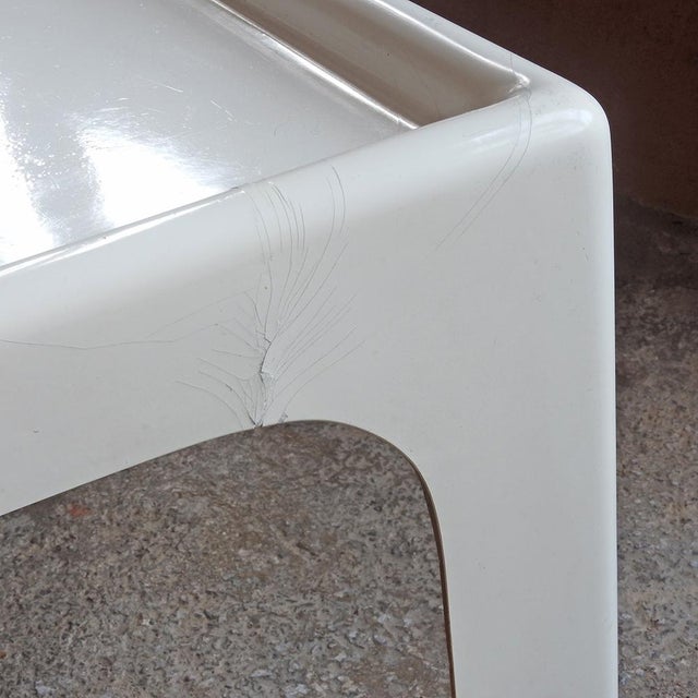 Vintage Space Age French Fiberglass Coffee Table, 1960s For Sale - Image 13 of 15