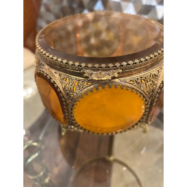 1930s French Ormolu & Amber Glass Round Jewelry Box For Sale - Image 5 of 12