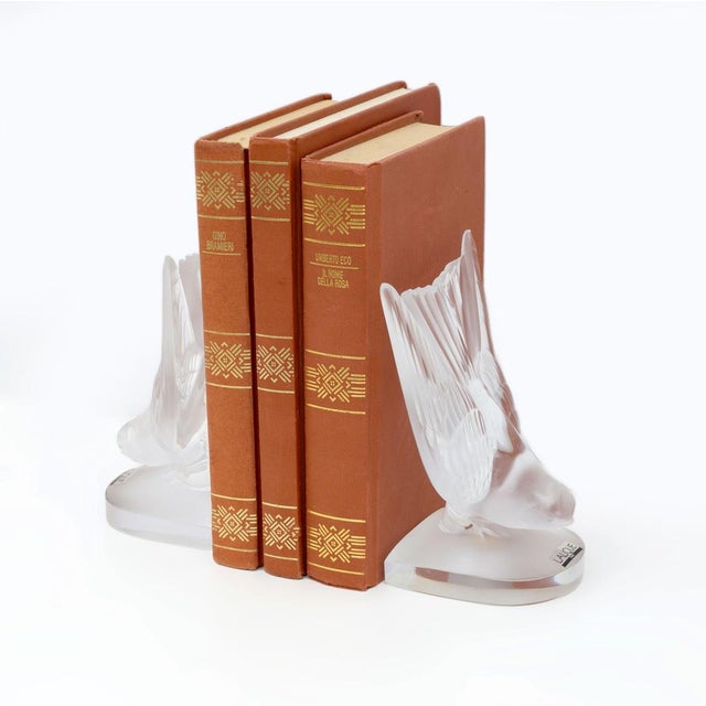 Art Deco Crystal Swallows Bookends by Lalique Hirondelles, 1980s, Set of 2 For Sale - Image 3 of 6