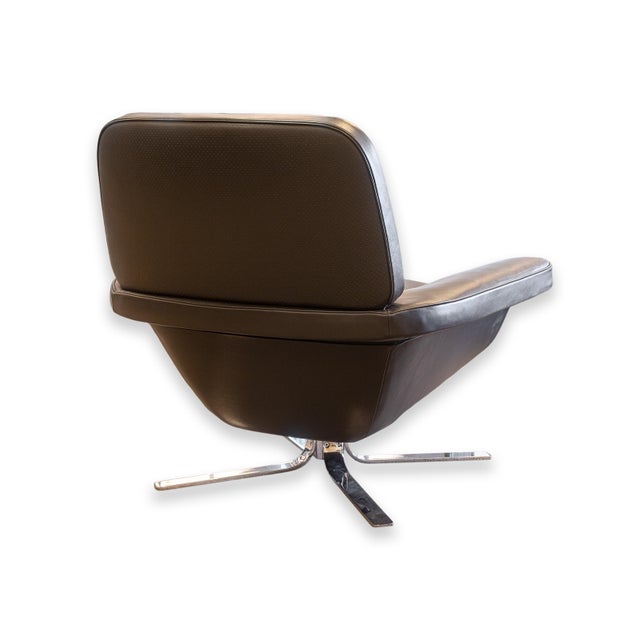 Minotti Pair of Minotti X Rodolfo Dordoni Blake Soft Armchairs With Davis Round Ottoman For Sale - Image 4 of 7