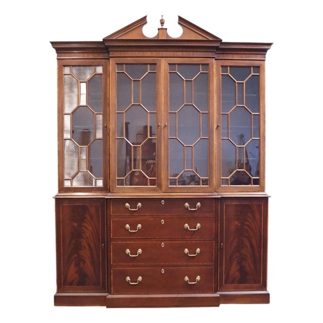 Hickory White American Masterpiece Collection Solid Mahogany Traditional Style 65" Breakfront China Cabinet For Sale
