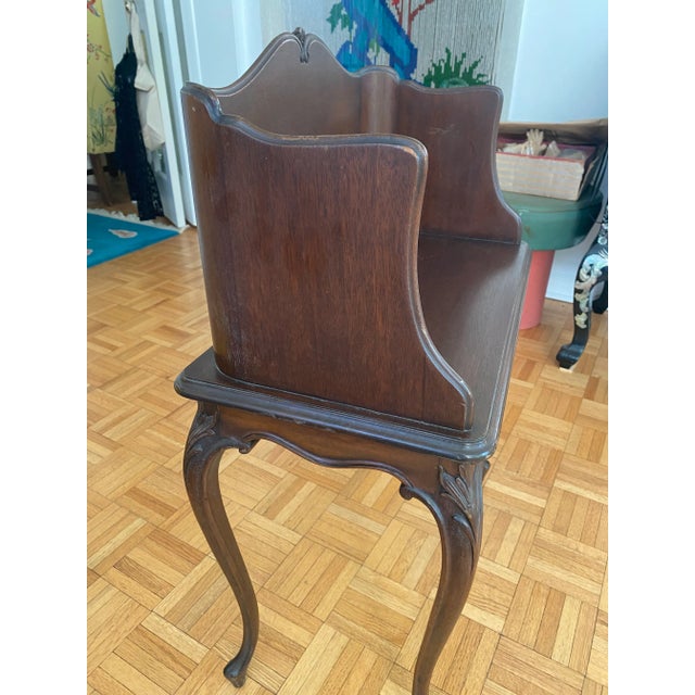 Beautiful and elegant French Table. Great as a nightstand or as an accent/side table. The hight to the table top is 20”.