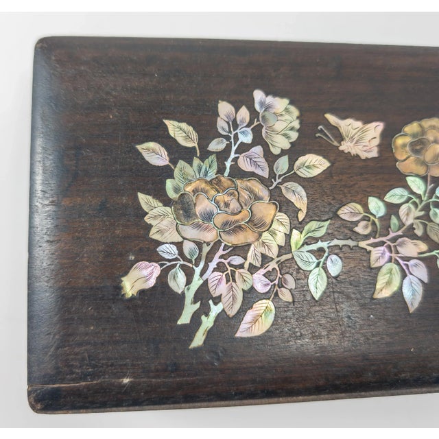 Early 20th Century Mother of Pearl Abalone Inlaid Chinese or Vietnamese Box For Sale - Image 4 of 12