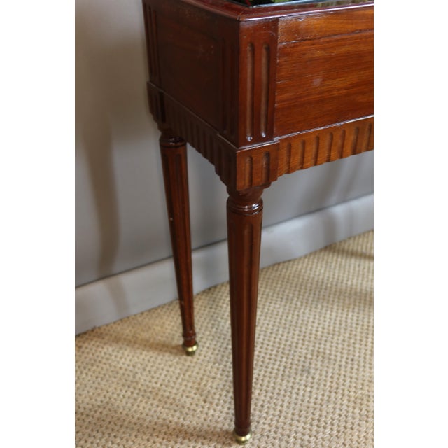 Louis XVI Style Planter in Mahogany For Sale - Image 5 of 11