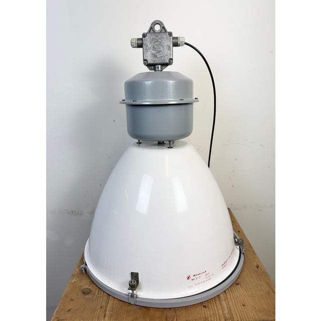 Large Industrial White Enamel Lamp with Clear Glass Cover from Elektrosvit, 1960s For Sale - Image 14 of 18