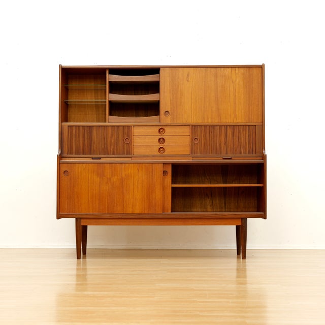Mid-Century Modern 1960s Mid Century Hutch Credenza by Johannes Andersen, Attributed For Sale - Image 3 of 9