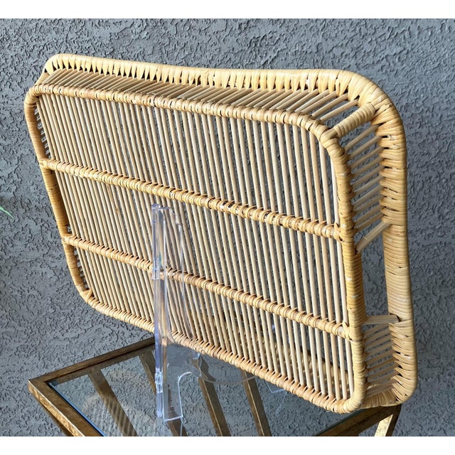 Ecru Albini-Inspired Mid 20th-Century Rattan Tray With Rounded Corners & Cut-Out Handles For Sale - Image 8 of 18
