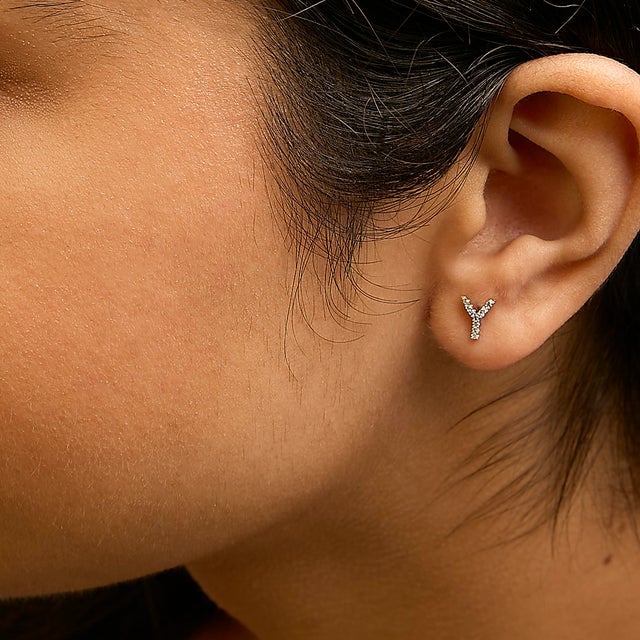 Haus of Brilliance 10K Yellow Gold 1/10 Cttw Diamond 'Y' Initial Stud Earring For Sale - Image 4 of 5
