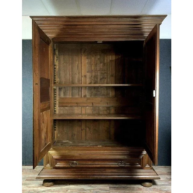 Louis XIII Burgundy Cabinet with Diamond Points For Sale - Image 3 of 5