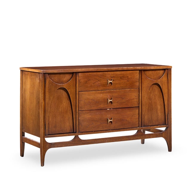 Broyhill Brasilia Mid Century Walnut China Cabinet For Sale In Chicago - Image 6 of 12