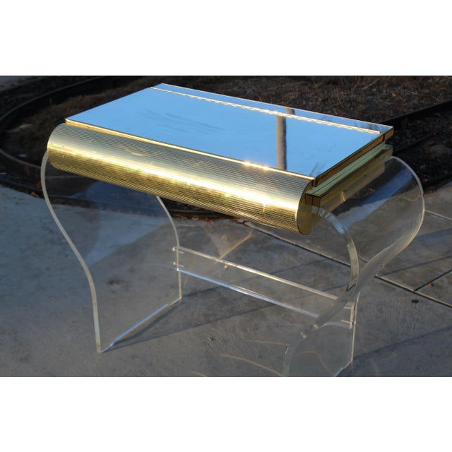 1950s Mid-Century Modern Gold and Lucite Mirror Top Vanity For Sale - Image 5 of 12