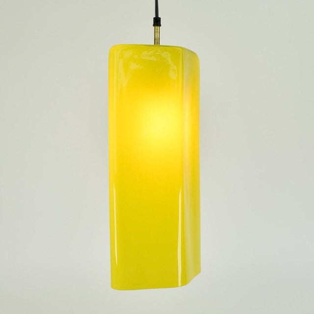 Mid-Century Modern Rare 1950s Murano Glass Pendant Light Massimo Vignelli Vistosi Venini | Rhomboid Diamond Yellow Ceiling Lamp Mid Century Modern Vintage For Sale - Image 3 of 7