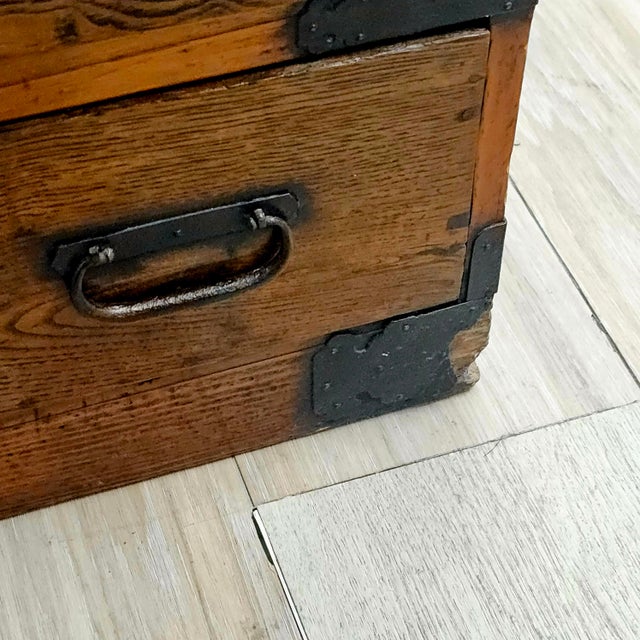Late 19th Century Japanese Meiji Chōba Tansu Merchant Chest in Sugi Wood For Sale - Image 13 of 14