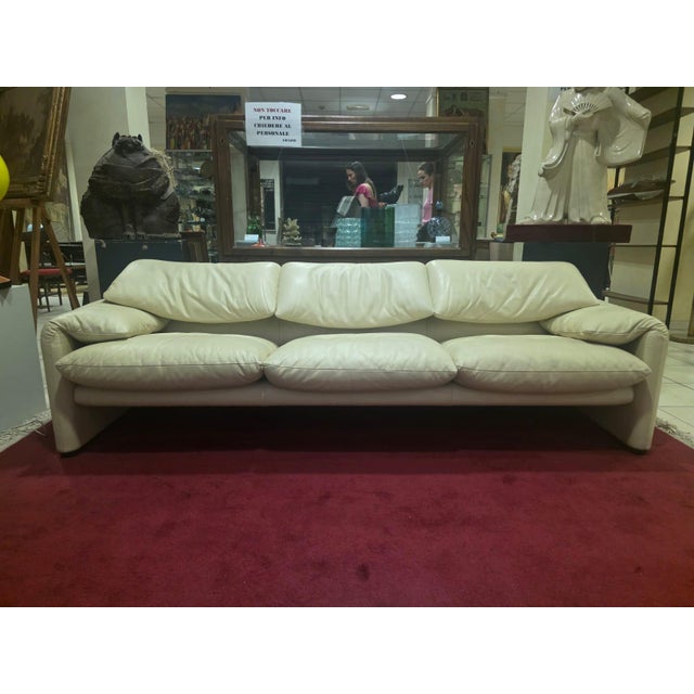 Maralunga Three-Seater Sofa in Leather by Vico Magistretti for Cassina, 1970s For Sale - Image 3 of 13