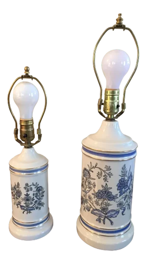 Vintage 1960s Cottage Style Matching Lamps - Pair Set of 2