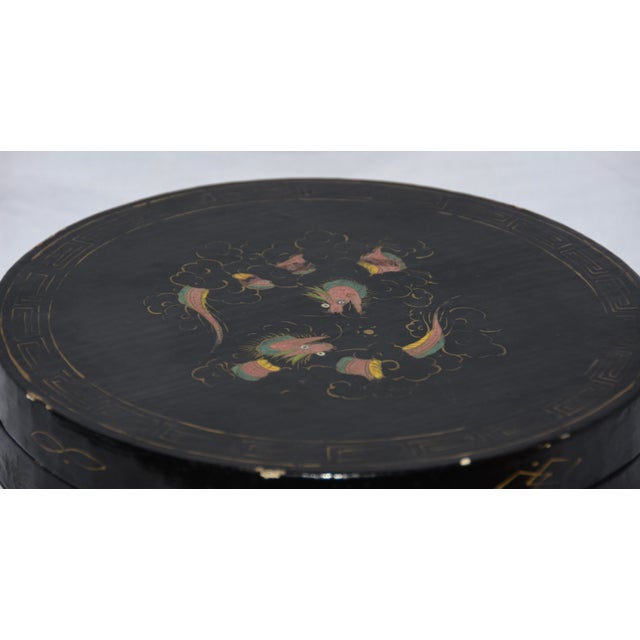 Mid 19th Century Famille Rose Medallion Sweetmeat Condiment 8 Piece Lazy Susan Lacquer Box For Sale In Palm Springs - Image 6 of 12