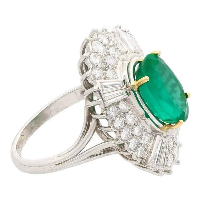 1990s 1990s Gia Certified 4 Carat No Oil Emerald & Diamond Halo Platinum Ring Size 6.25 For Sale - Image 5 of 9