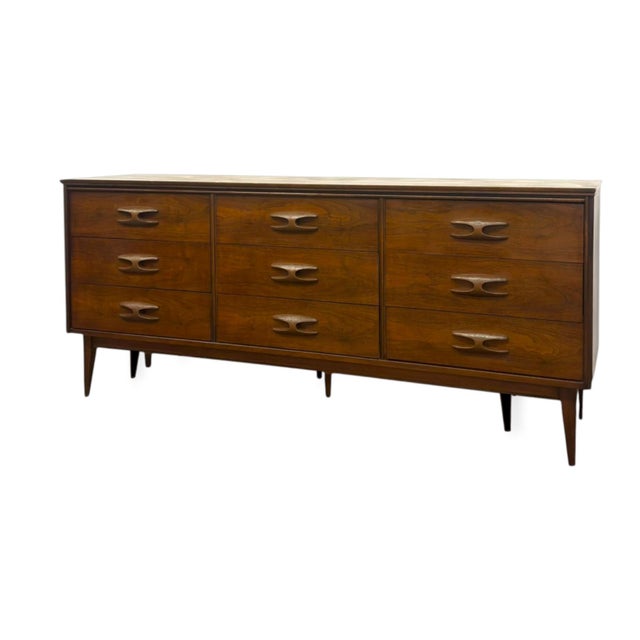Mid-Century Modern Vintage Mid Century Modern Bassett Furniture Walnut Triple Dresser Credenza. For Sale - Image 3 of 10