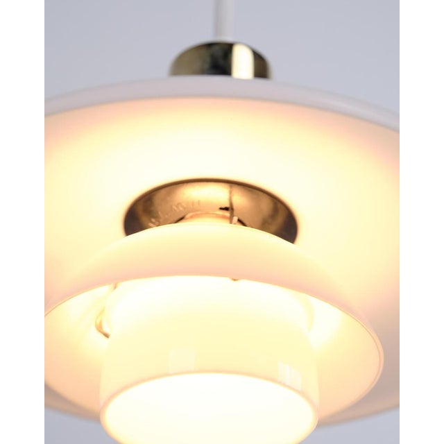 White Model PH 2/1 Pendant Lamp in Brass by Poul Henningsen for Louis Poulsen For Sale - Image 8 of 12