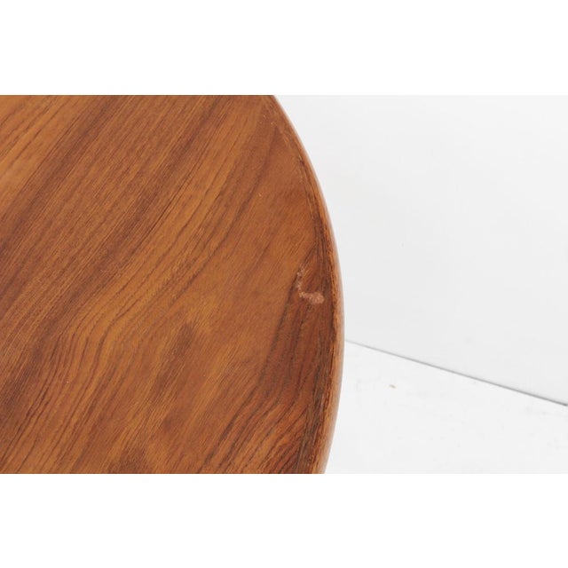 1960s Vintage Danish Round Extendable Dining Table in Teak, 1960s For Sale - Image 5 of 8