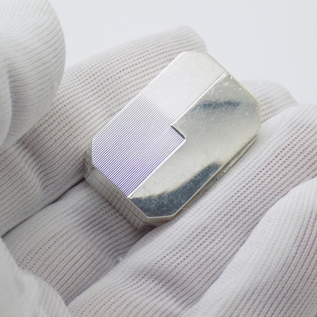 A vintage Italian engraved pill/snuff/trinket box, handcrafted in 1931 (as per engraved message). Made in genuine silver,...