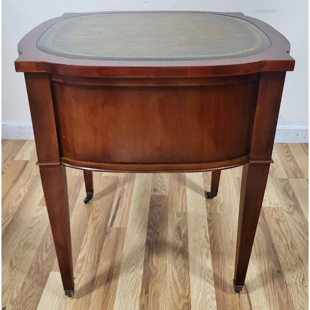 Wood Pair Vintage American 20th C Mahogany & Leather Night End Tables by Paine For Sale - Image 7 of 16