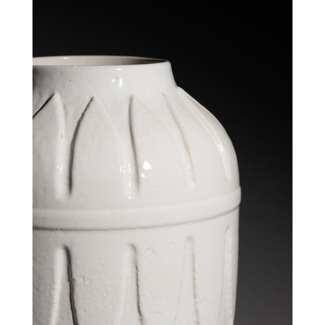 White Ceramic Model 8040 Relief Floor Vase from Bay Keramik, West Germany, 1960s-1970s For Sale - Image 6 of 10