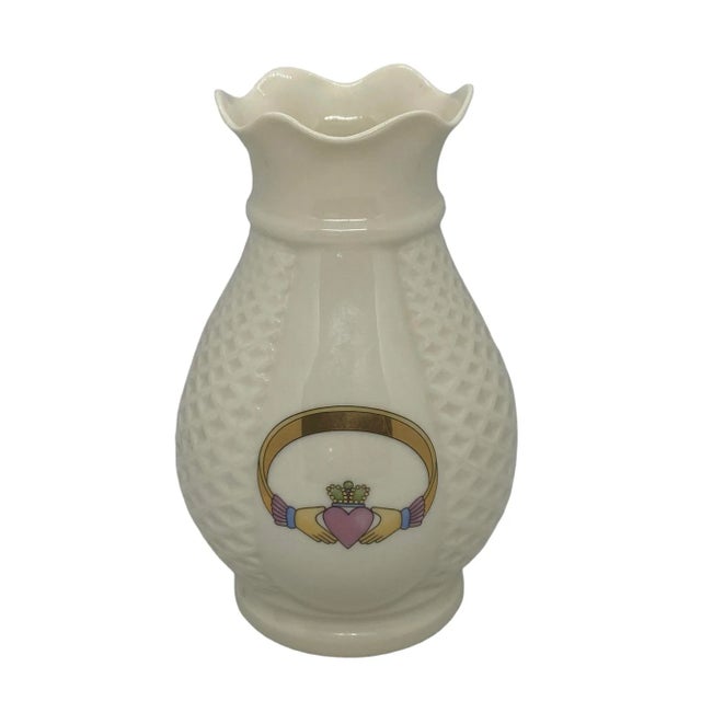 2000 Donegal Parian China Claddagh Ring Vase, Ireland For Sale - Image 12 of 12