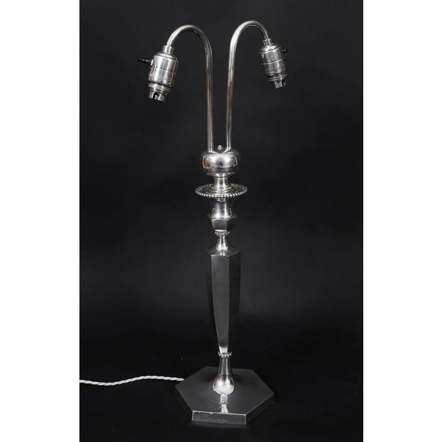 This is a stunning, high-quality Art Deco silver-plated two-light table lamp by the renowned silversmiths Elkington & Co,...