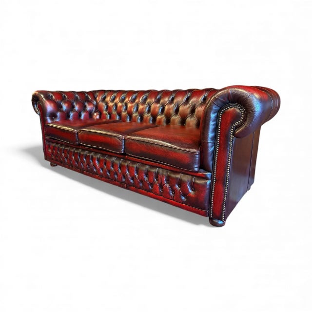 Chesterfield Leather Sofa from Winchester For Sale - Image 4 of 6