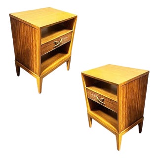 Mid 20th Century Restored Paul Frankl Combed Wood Bedside Table for Brown Saltman, Pair, Attributed For Sale