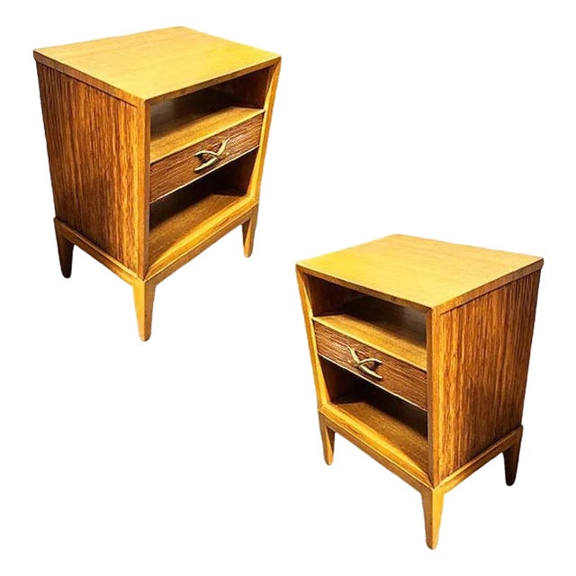 Mid 20th Century Restored Paul Frankl Combed Wood Bedside Table for Brown Saltman, Pair, Attributed For Sale
