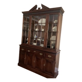 Statton Americana Cherry Dining Room China Closet, Oval Table W 3 Leaves, 6 Chairs. 2 Armed 4 Side, Server With Hinged Split Top Extention, For Sale