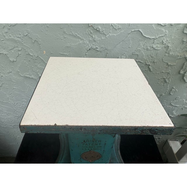 Antique 1906 Triner “Perfection” Family Kitchen Scale in Original Aqua Paint For Sale In Orlando - Image 6 of 12